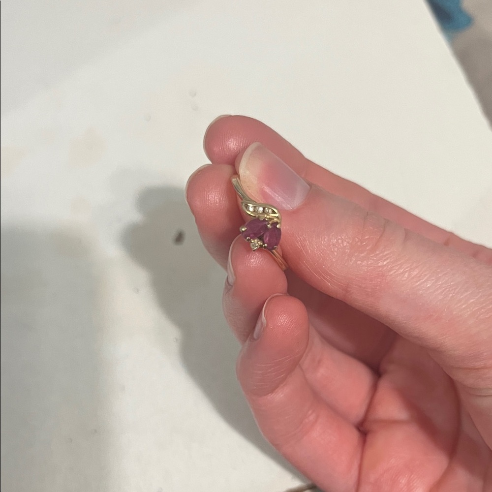 14k solid Gold Ring with diamonds and rubies  - Women's Jewelry - Picture 4 of 6